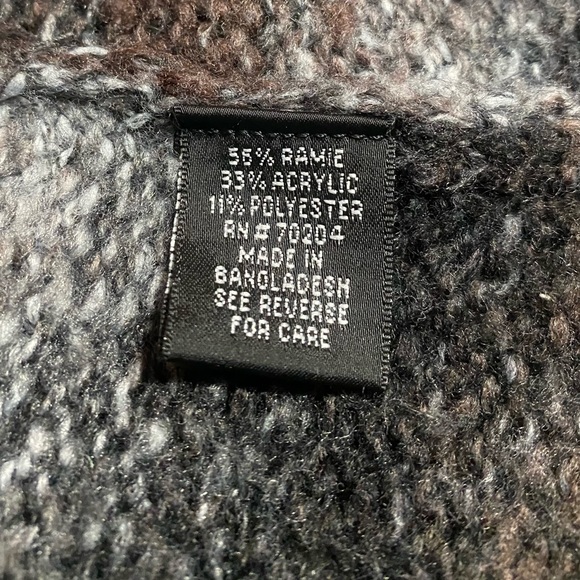 Wool sweater - Picture 3 of 3